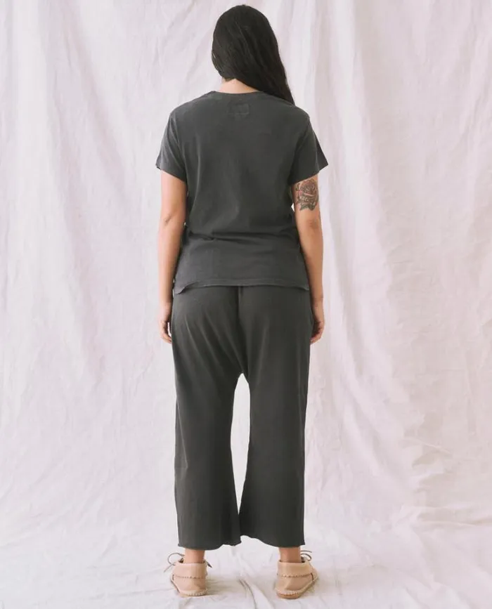 Tops Women039s The Great The Slim Tee Washed Black