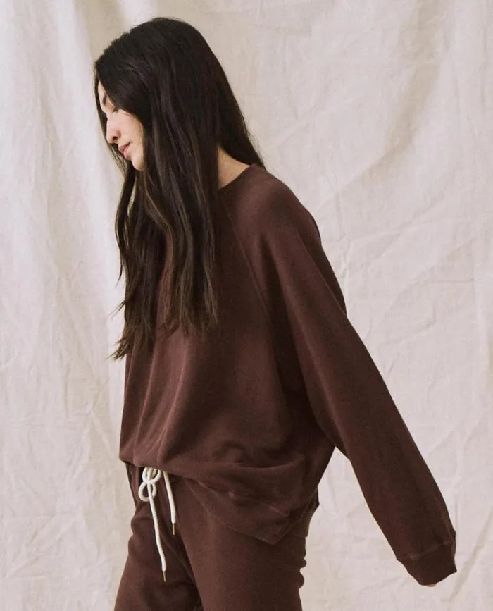 Tops Women039s The Great The Slouch Sweatshirt Toasted Walnut