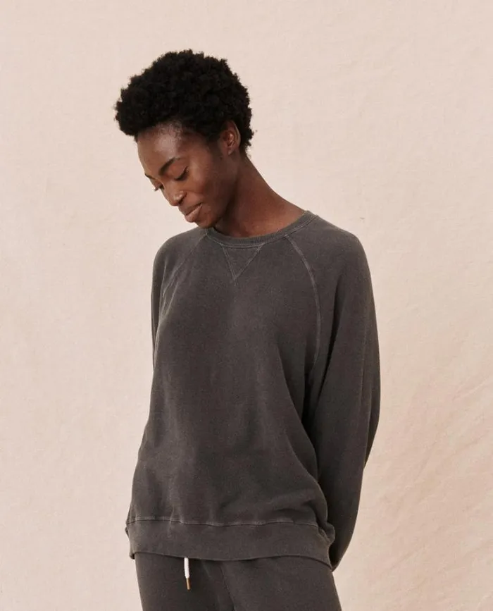 Tops Women039s The Great The Slouch Sweatshirt Washed Black