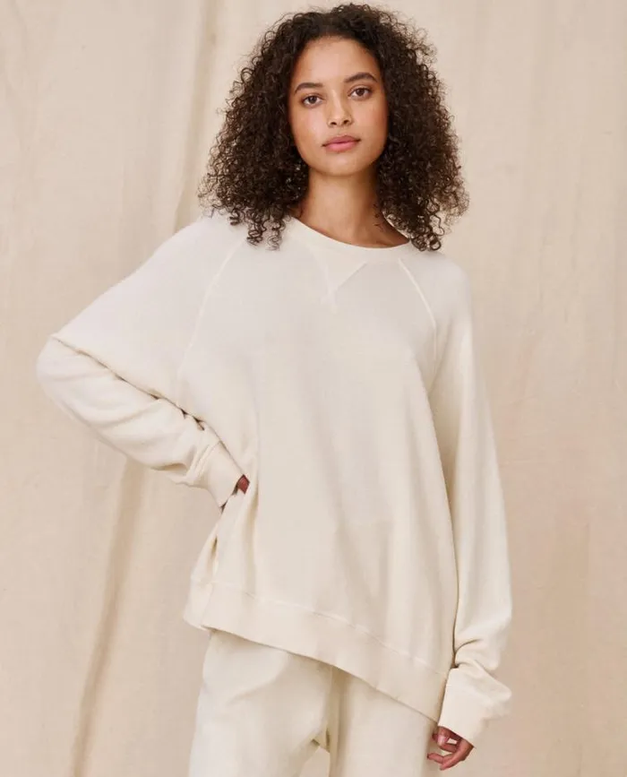 Tops Women039s The Great The Slouch Sweatshirt Washed White