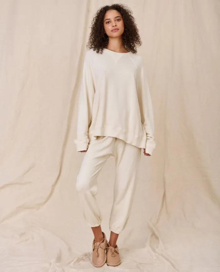 Tops Women039s The Great The Slouch Sweatshirt Washed White