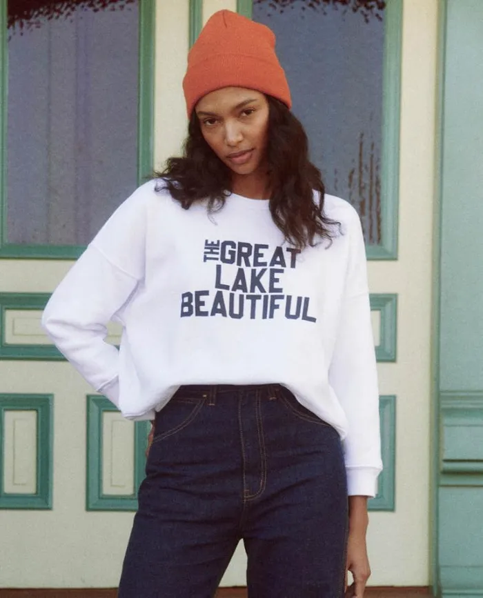 Tops Women039s The Great The Teammate Sweatshirt True White With The Great Lake Beautiful Graphic Tops Women039s The Great The Teammate Sweatshirt True White With The Great Lake Beautiful Graphic
