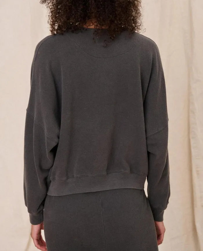 Tops Women039s The Great The Teammate Sweatshirt Washed Black