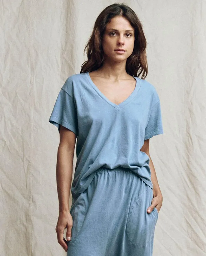Tops Women039s The Great The VNeck Tee Vintage Cornflower