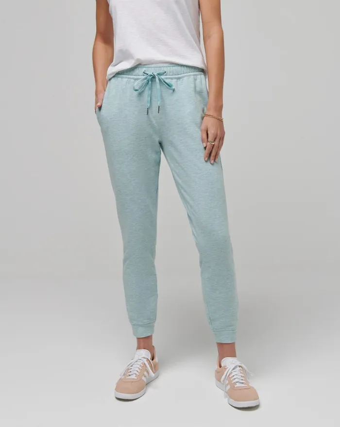 Women All Bottoms TravisMathew CLOUD FLEECE JOGGER Heather Ether