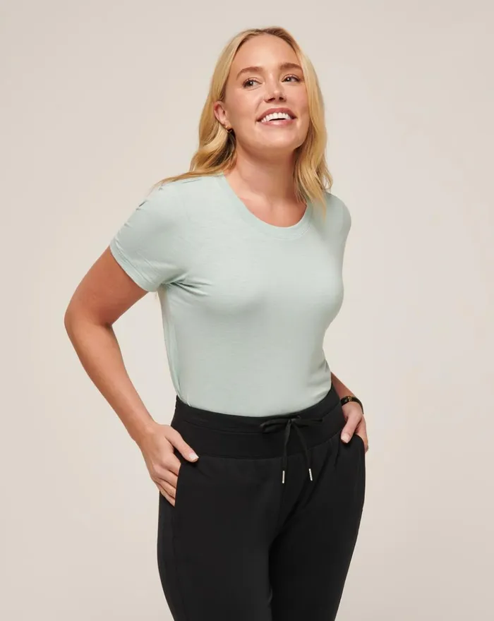 Women All Tops TravisMathew CLOUD JERSEY TEE Ether