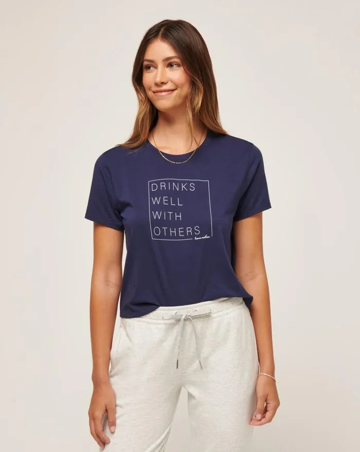 Women All Tops TravisMathew DAY AT THE RACES GRAPHIC TEE Navy