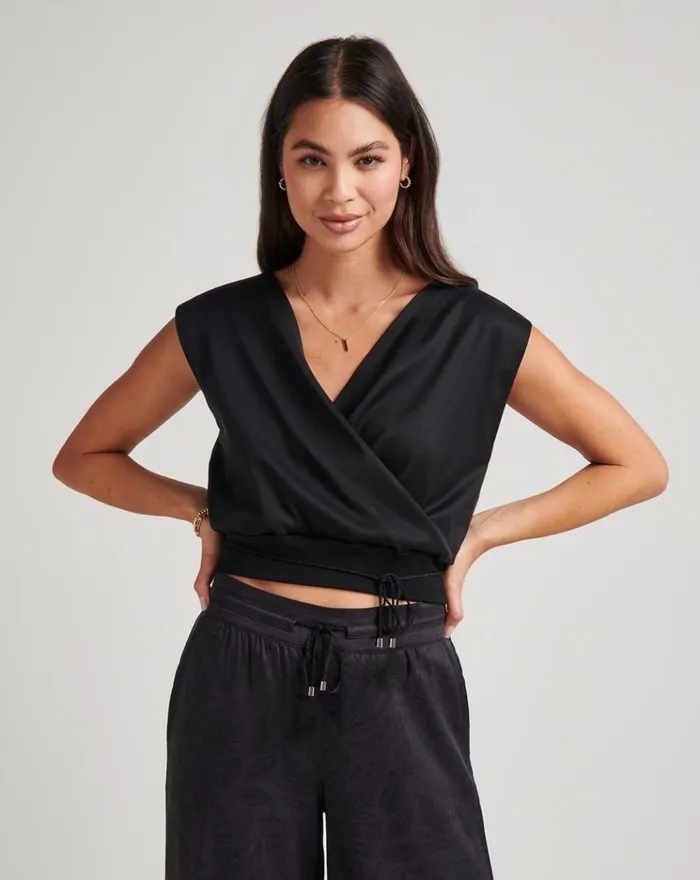 Women All Tops TravisMathew SHORELINE TOP Black