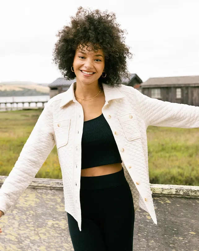 Women Jackets TravisMathew CRESSIDA QUILTED SHACKET Eggnog