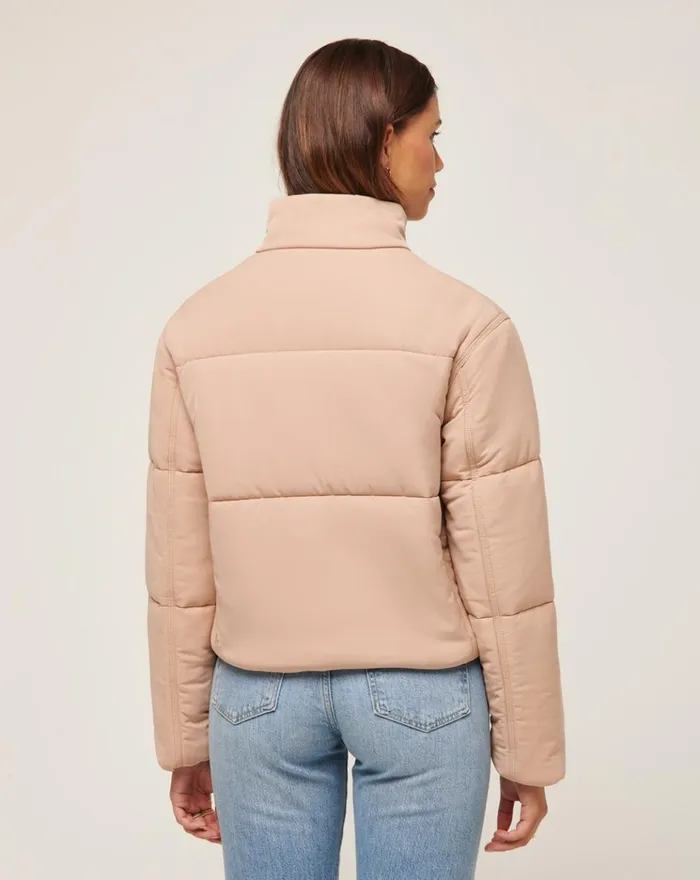 Women Jackets TravisMathew MONT BLANC PUFFER Natural