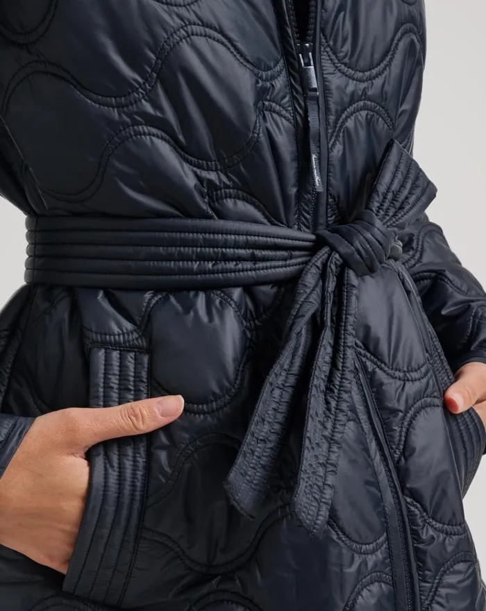 Women Jackets TravisMathew SALTWATER SPRAY QUILTED JACKET Black