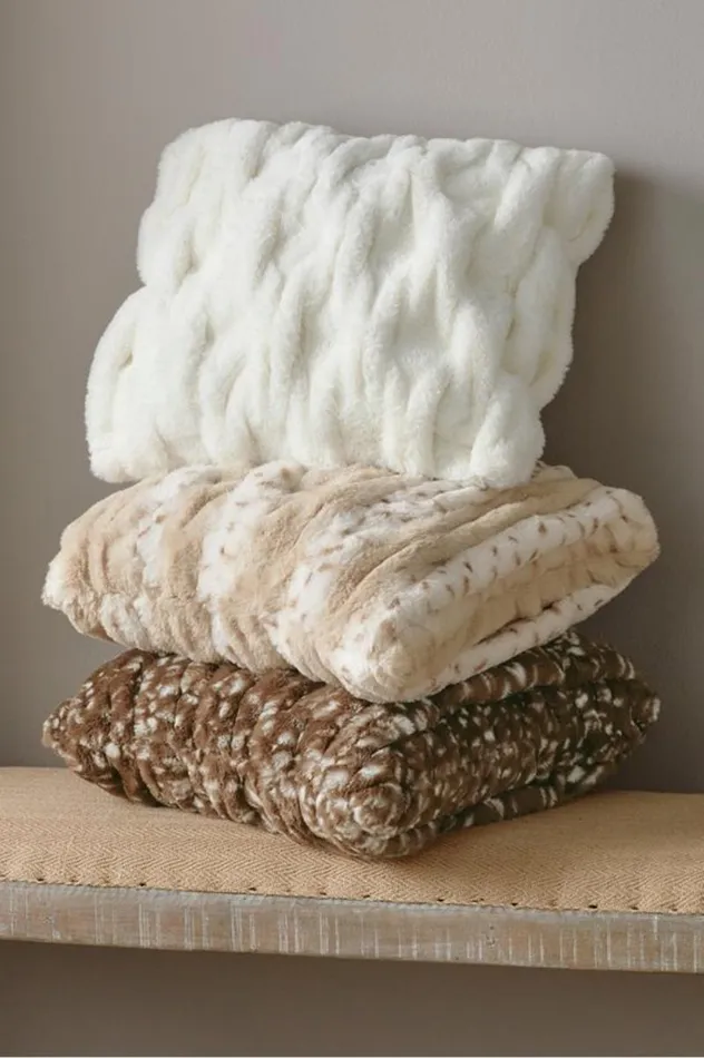 Women La Parisienne Faux Fur Pillow Snow Leopard Soft Surroundings Bedding Women La Parisienne Faux Fur Pillow Snow Leopard Soft Surroundings Bedding