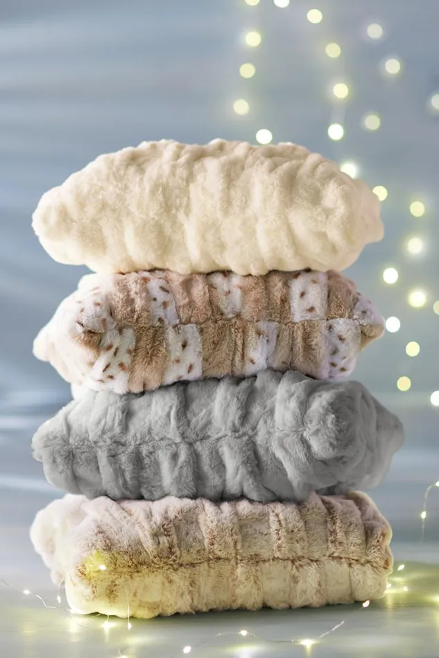 Women La Parisienne Faux Fur Pillow Snow Leopard Soft Surroundings Bedding Women La Parisienne Faux Fur Pillow Snow Leopard Soft Surroundings Bedding