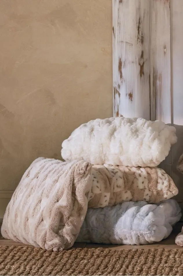Women La Parisienne Faux Fur Pillow Snow Leopard Soft Surroundings Bedding Women La Parisienne Faux Fur Pillow Snow Leopard Soft Surroundings Bedding