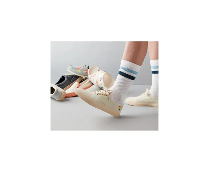 WomenMen Unisex Pride Cloud CVO Sneaker Blue Sperry Sneakers