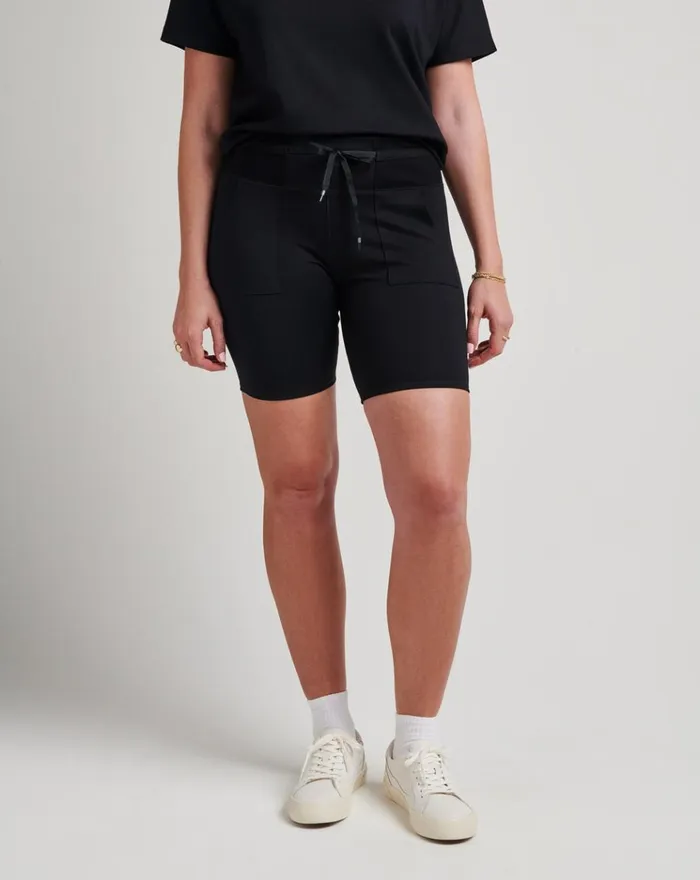Women Shorts TravisMathew ATHENS PONTE SHORT Black