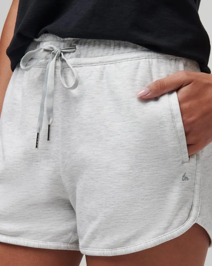 Women Shorts TravisMathew CLOUD FLEECE SHORT 20 Heather Light Grey