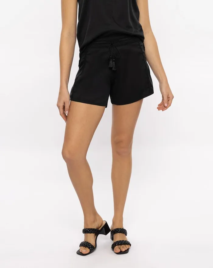 Women Shorts TravisMathew OUT TO SEA SHORT Black