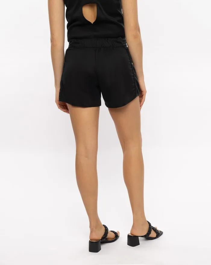 Women Shorts TravisMathew OUT TO SEA SHORT Black
