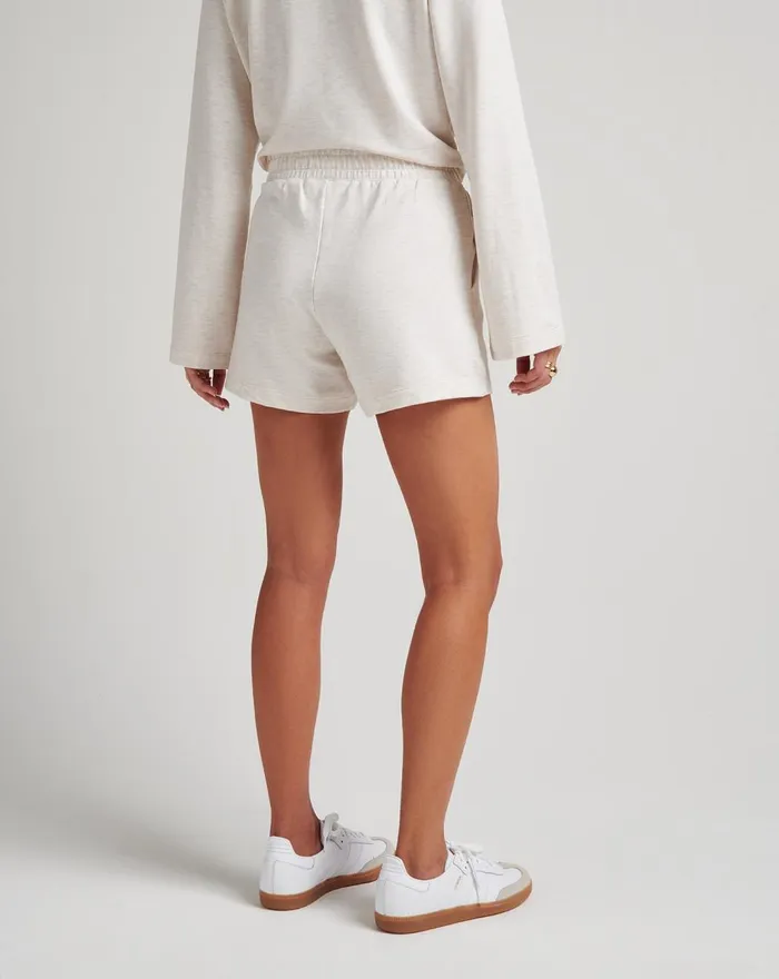 Women Shorts TravisMathew SALT IN THE AIR CLOUD FRENCH TERRY SHORT Heather Eggnog